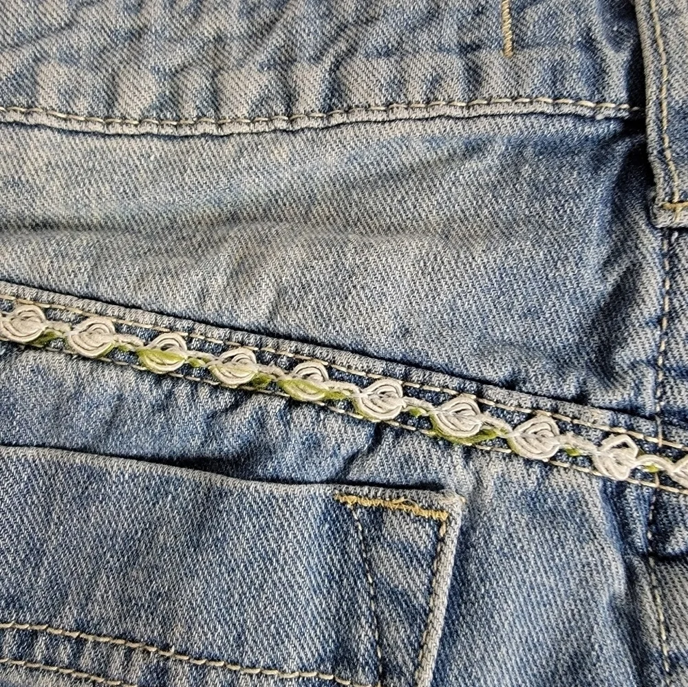 Free People Denim Shorts Sz 25 Cut-Off Embroidered Pockets